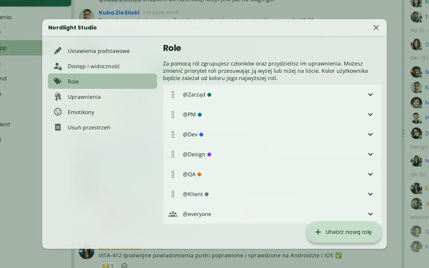 Role decydują, kto co widzi i kto co może.